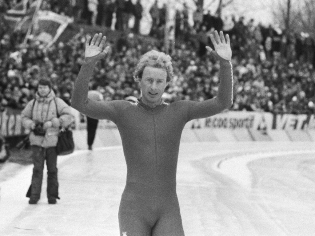 Bilde av skøyteløperen Amund Sjøbrend.